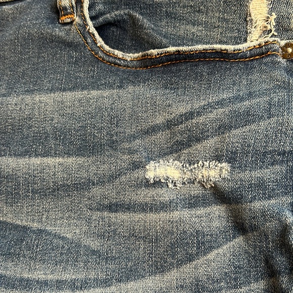 Vigoss Marley Mid Rise Double Cuff Whiskered Med Wash Distressed Short. Sz W14 - Picture 4 of 14